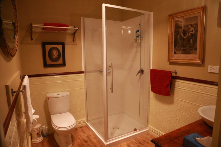 Bathroom 3, Blakes Manor Self Contained Heritage Accommodation, Meander Valley