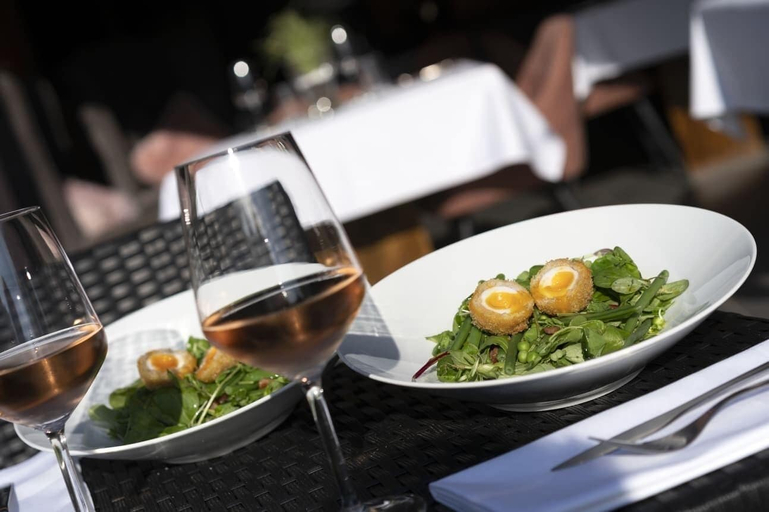 Food & Drinks 5, Stay at-FL, West Sussex
