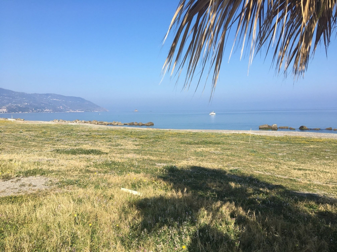 Others 4, Hotel Grotte, Messina