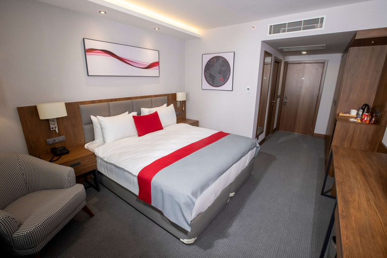 Bedroom 3, Ramada by Wyndham Izmir Aliaga, Aliağa