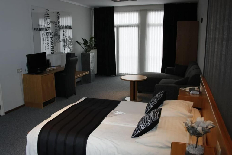 Bedroom 2, Hotel Royal, Terneuzen