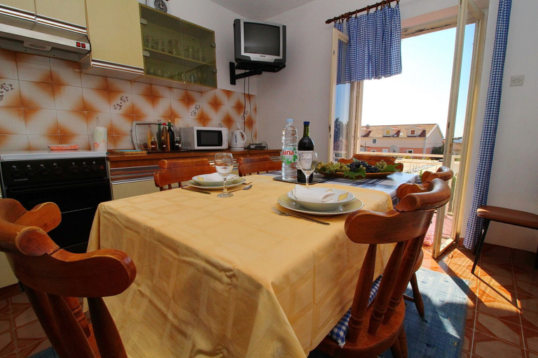 Food & Drinks, Apartment Domestic, Orebić