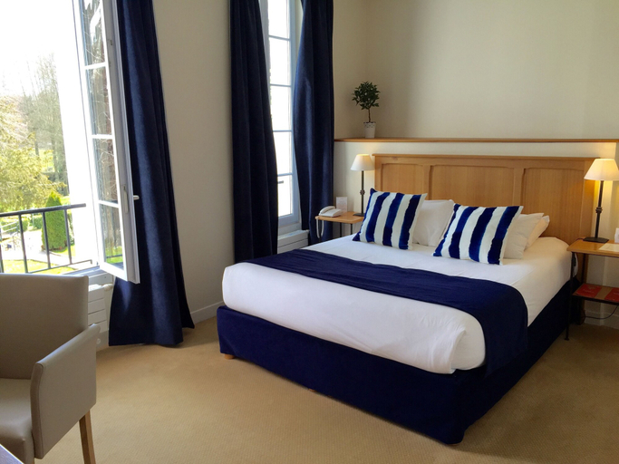 Bedroom 3, The Originals Relais, Hôtel St Laurent, Yvelines
