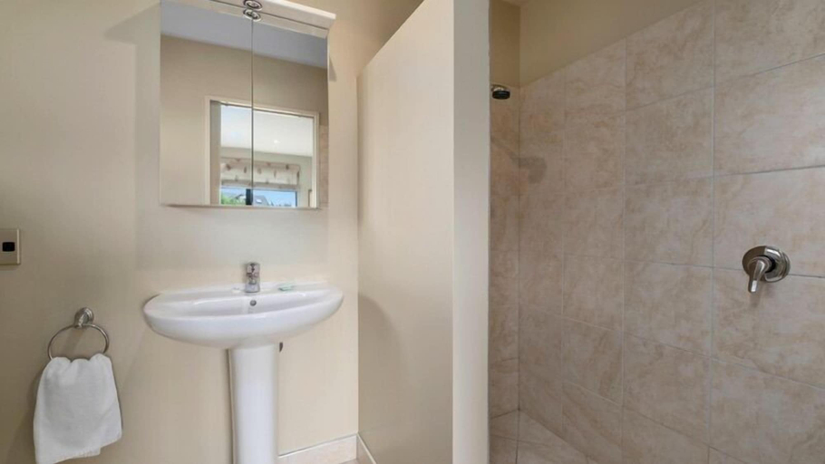 Bathroom 3, Heritage Villa 5, Queenstown-Lakes