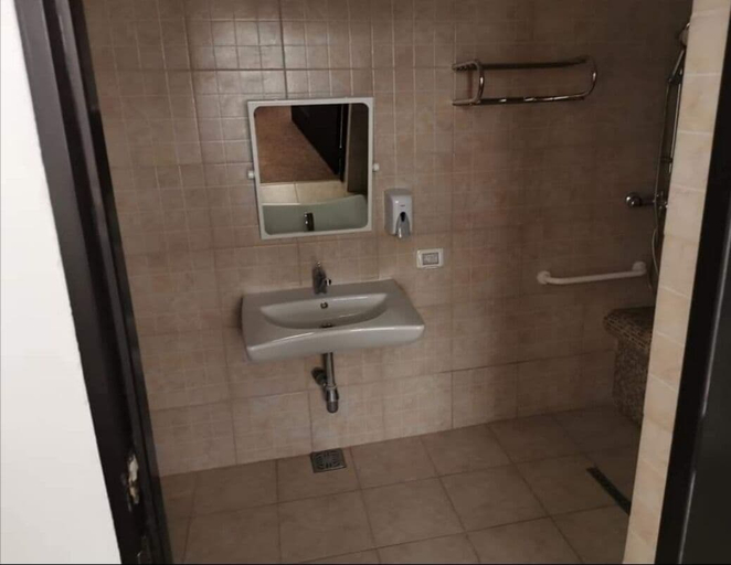 Bathroom 3, Hotel Ceres, Bala