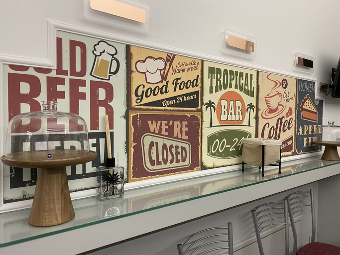 Food & Drinks