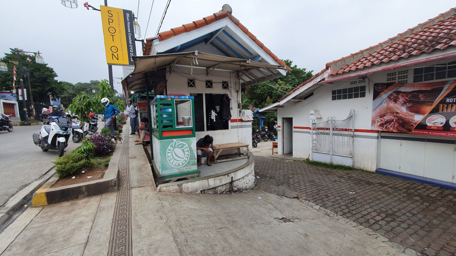 Others 4, OYO 2302 Blue House Costel Syariah, Cianjur
