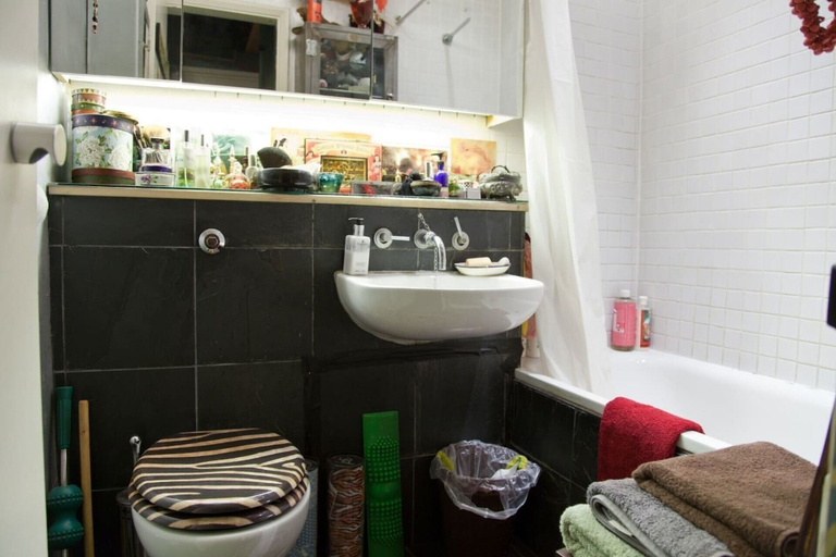 Bathroom 3, Boutique Bijoux Garden Flat in Vibrant Oval, London