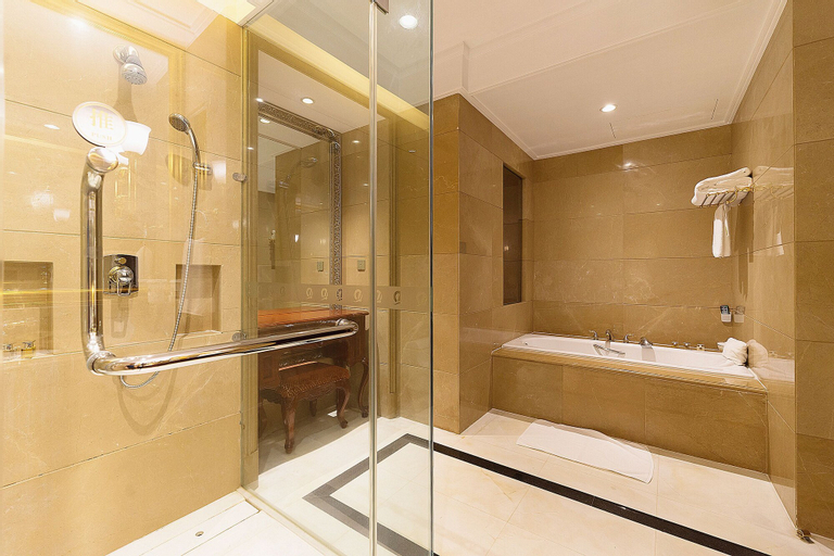 Bedroom 5, Guangzhou Evergrande Hotel, Guangzhou