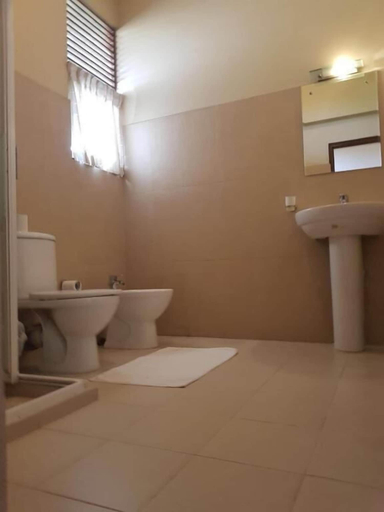Bathroom 3, Occazia Residence, Thimbirigasyaya