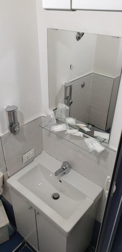 Bathroom 5, 'O Vic' Stritt, Napoli