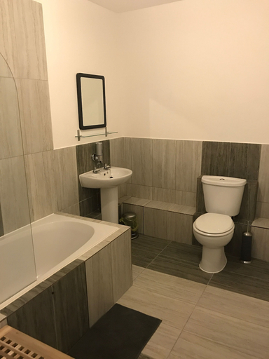 Bathroom 4, The Castle Lodge, Blaenau Gwent