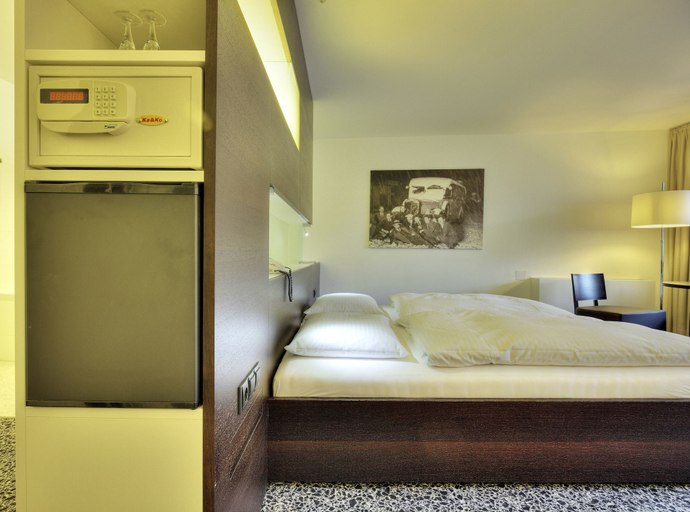 Bedroom 3, Hotel Rauter, Lienz
