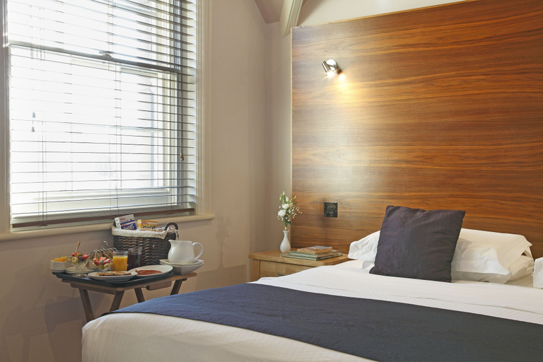 Bedroom 4, Castle Hotel, Ceredigion