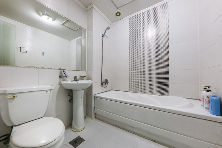 Bathroom 4, Blue Motel, Boryeong