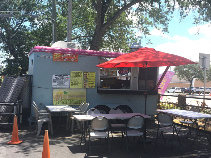 Food & Drinks, Richard's Pet Friendly Motel, Broward