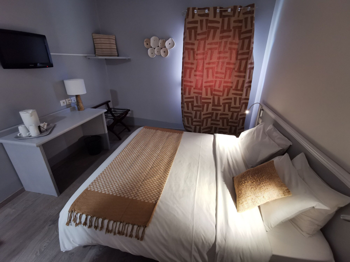 Bedroom 2, Ambotel La Tourmaline, Ain