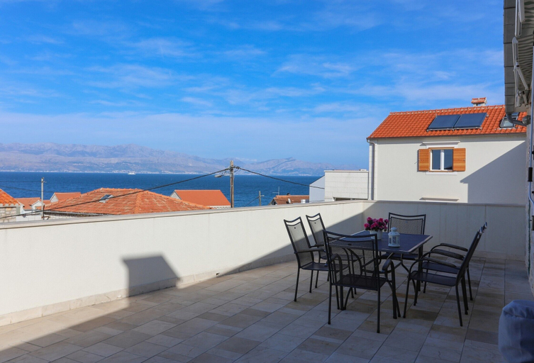 Others 5, Apartment Perina, Sutivan