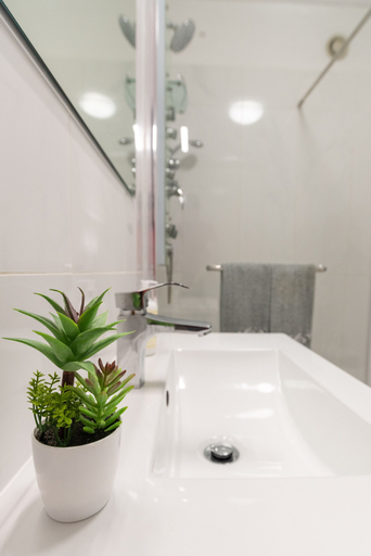 Bathroom 4, Porto Family Home by MP, Porto