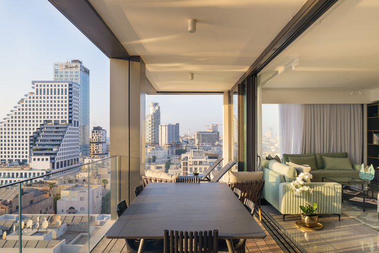 Food & Drinks, Luxury with Terrace & Sea View by FeelHome