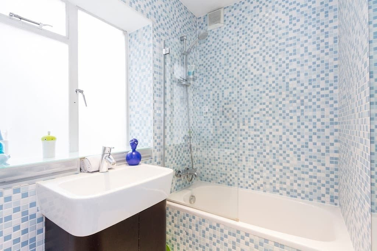 Bathroom 4, Portobello & Notting Hill Apartment, London
