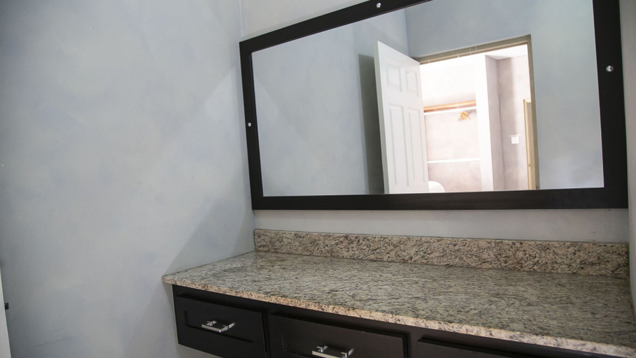 Bathroom 4, Ocean View Terrace