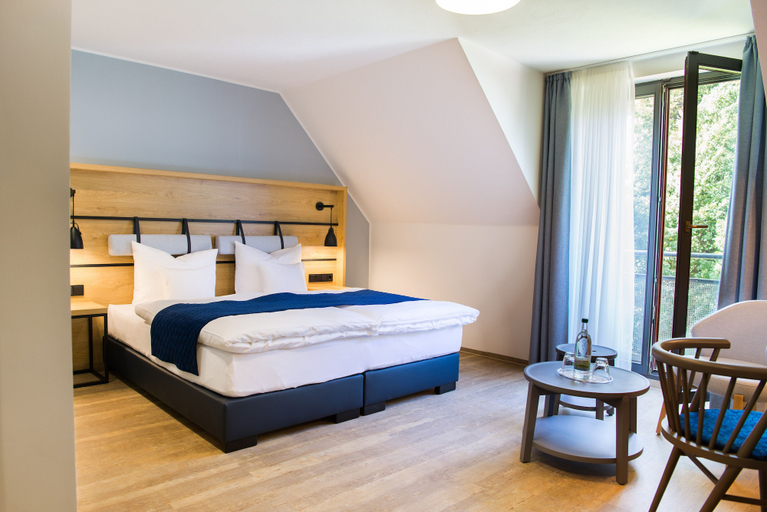 Bedroom 3, Aktivhotel Inselsberg, Gotha