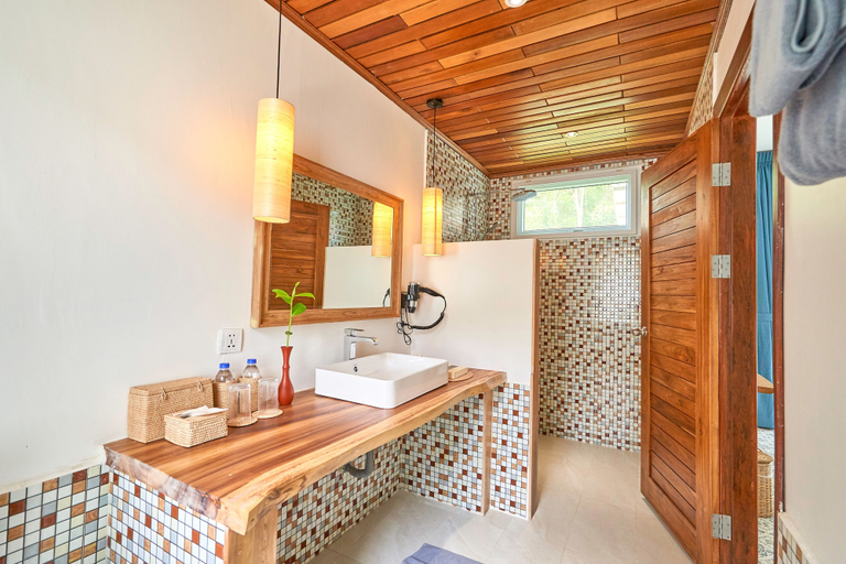 Bathroom 5, La passion by Achariyak, Sihanoukville