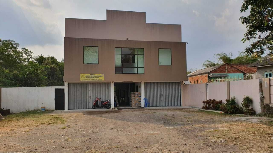 Exterior & Views 2, OYO 1599 Naz Guesthouse Syariah, Sukabumi