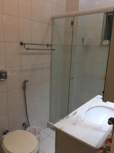 Bathroom 2, Leme Charmoso, Rio de Janeiro