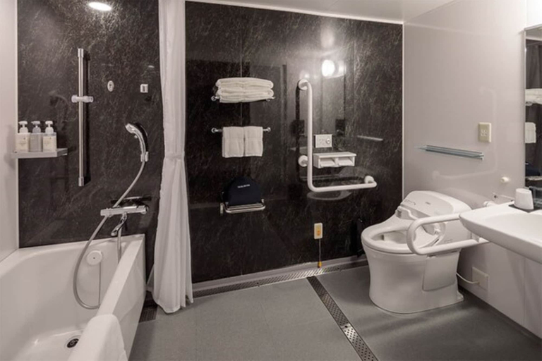 Bathroom 4, Yokohama Tokyu REI Hotel, Yokohama