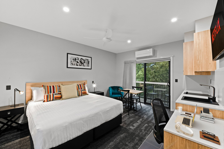 Bedroom 5, Avenue Motel Apartments, Toowoomba - Central