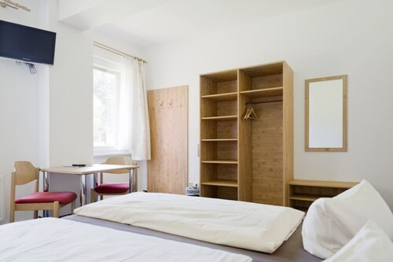 Bedroom 2, Sportpark Rabenberg, Erzgebirgskreis