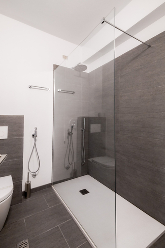 Bathroom 4, Hotel Duomo, Cremona