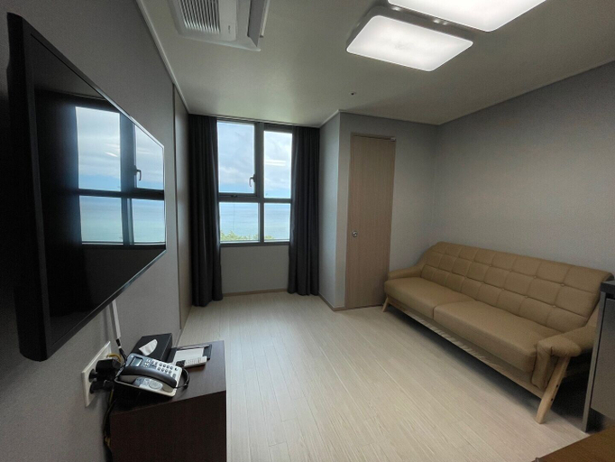 Bedroom 2, Donghae Oceancity Residence Hotel, Donghae