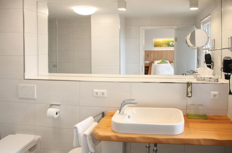 Bathroom 3, AKZENT Hotel Altes Casino, Fulda