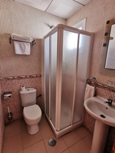 Bathroom 4, Hostal Talavera, Badajoz
