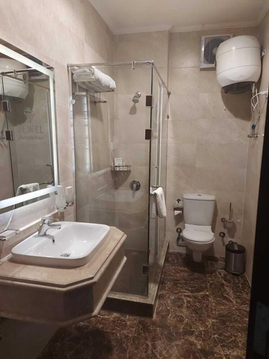 Bathroom 3, Jewel Zamalek Hotel, Zamalik