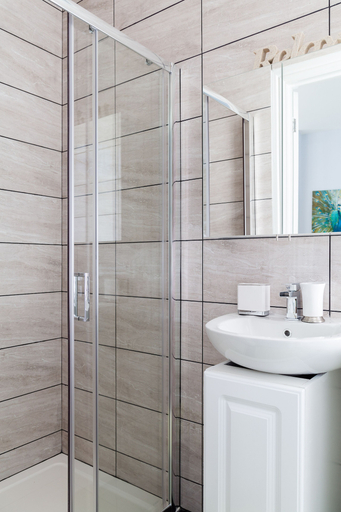 Bathroom 3, Molyneux Street Apartments, London