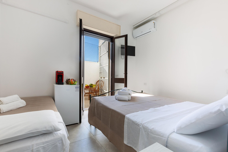 Bedroom 2, 2787 Elite Room - Camera Quadrupla by Barbarhouse, Lecce