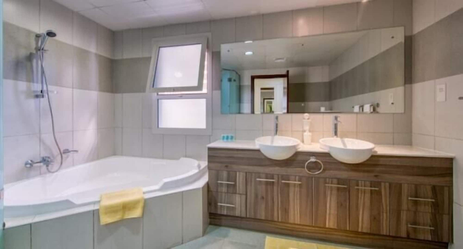 Bathroom 3, R&H 3BR Villa in RAK Beach Access 172, Ras Al Khaimah