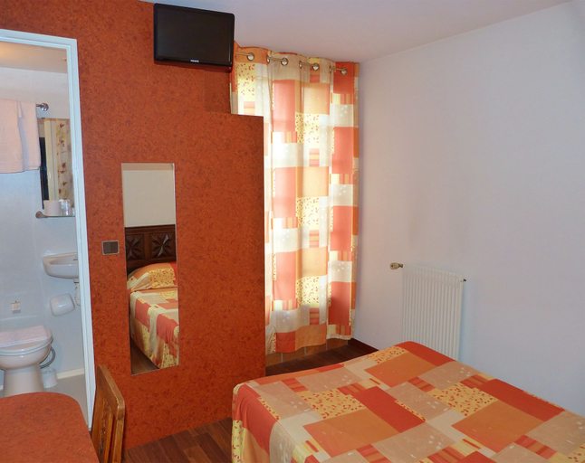 Bedroom 3, HOTEL Les Peyrières, Aveyron