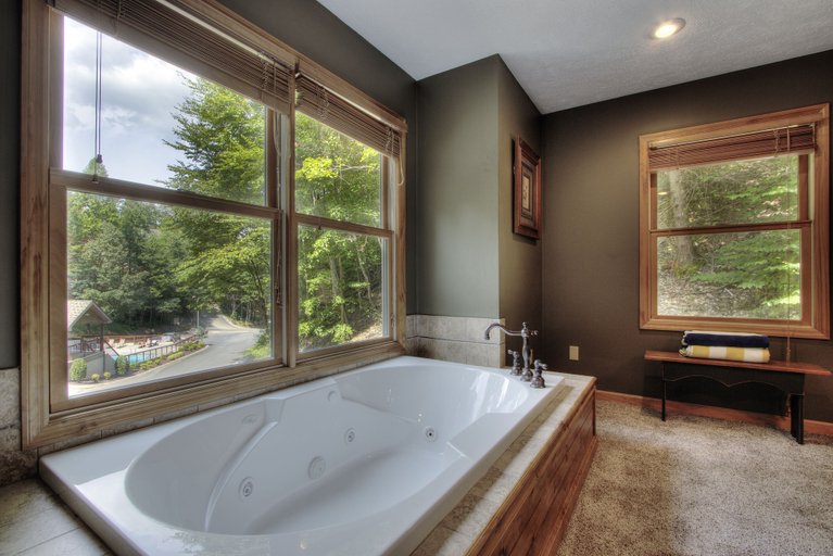 Bathroom 4, Country Roads By HoneyBear Cabins, Sevier