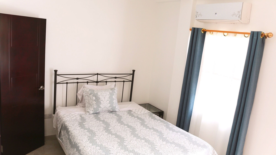 Bedroom 3, Blue Star Apartments and Hotel