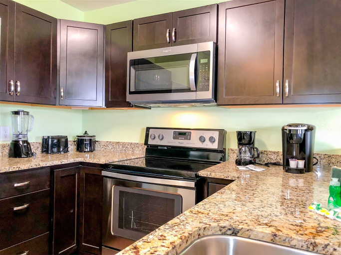 Others 5, 5218 Beach Dr A, Bay