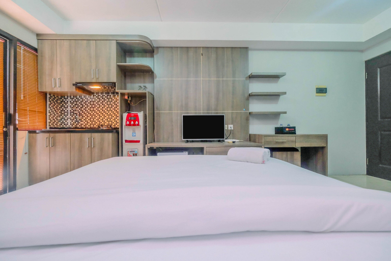 Bedroom 3, Elegant Studio Apartment @ Metropark Condominium Jababeka By Travelio, Cikarang
