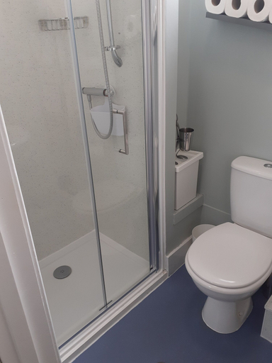 Bathroom 3, Bee's Townhouse Apartment, Fife