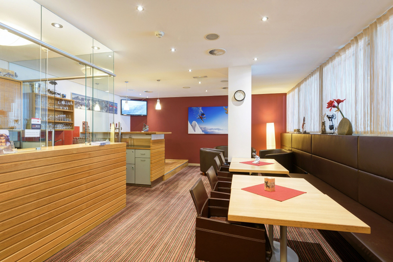 Others 3, Hotel Alpenland, Landeck