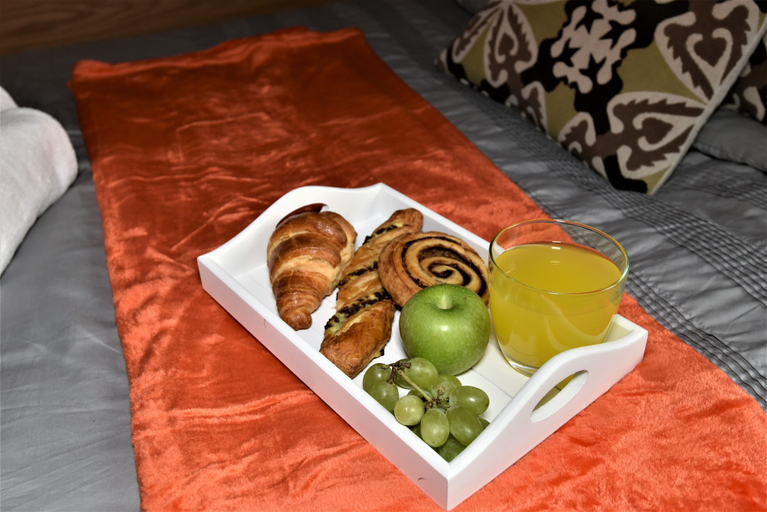 Food & Drinks, Hughenden Garden Luxury Apartment, Buckinghamshire
