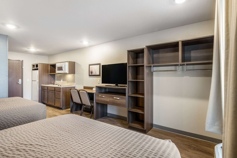Bedroom 3, WoodSpring Suites Colton, San Bernardino